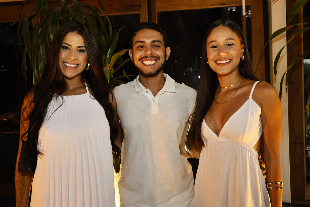 Ana Luiza Melo, Thalis Julião E Lívia Rabelo