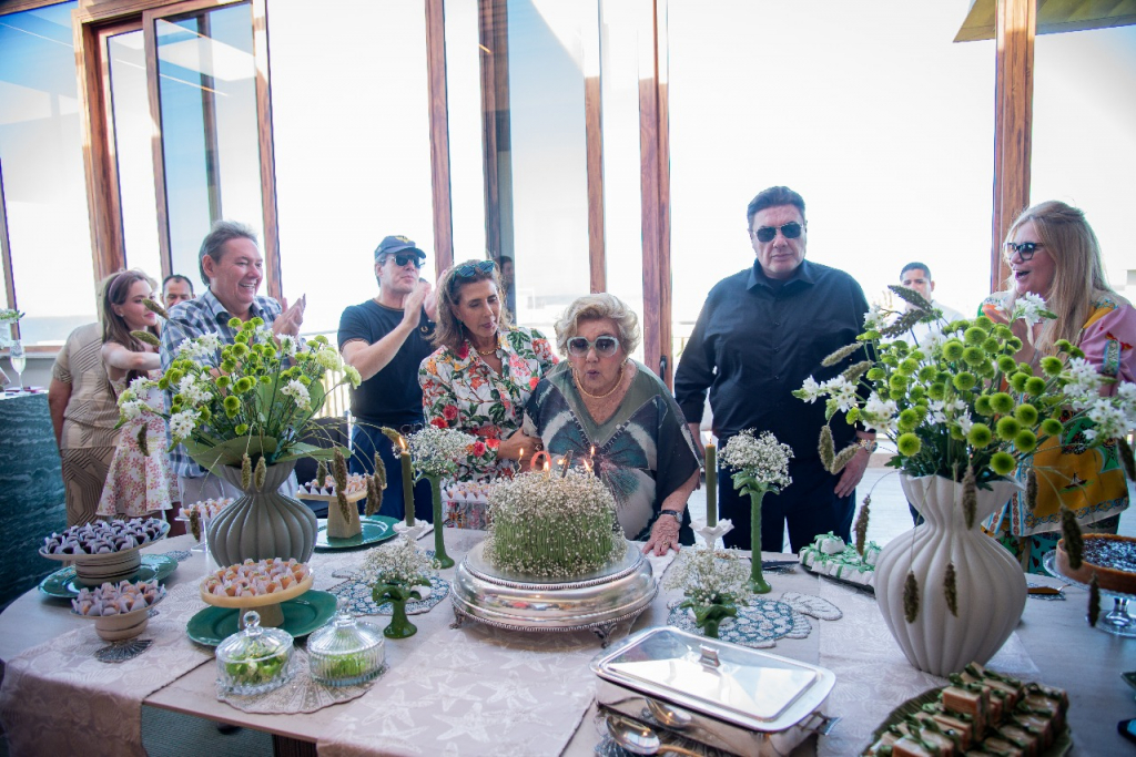 Aniversário De Consuelo Dias Branco