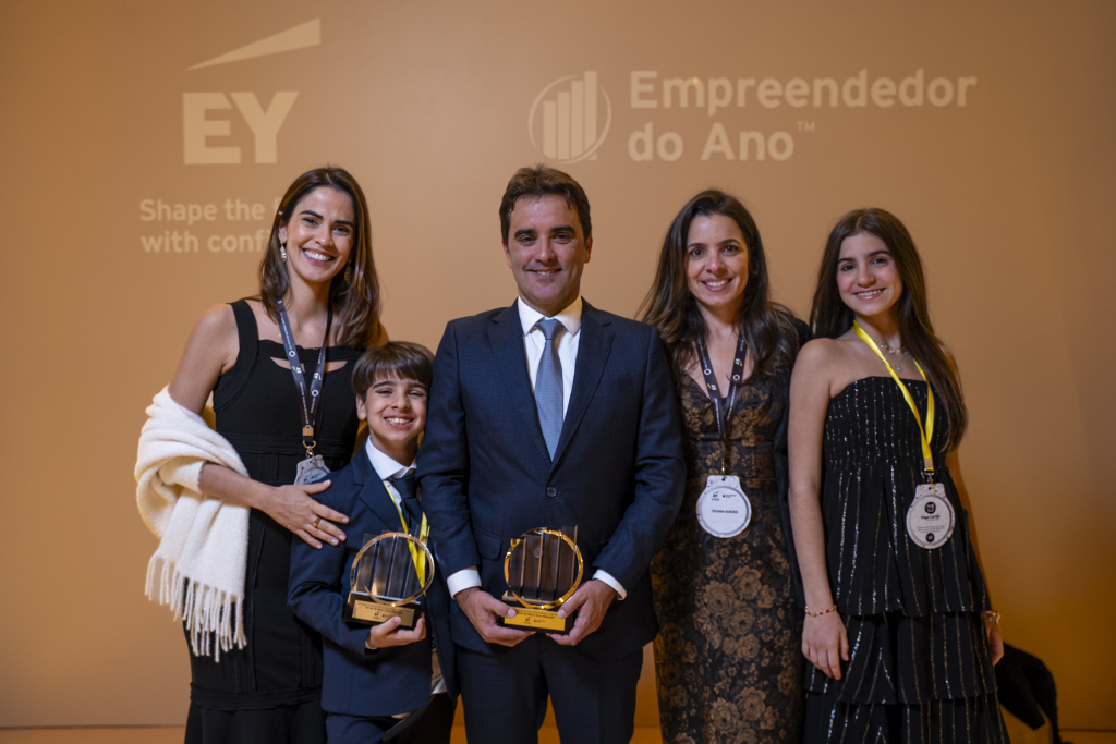 Ari De Sá Neto E Família