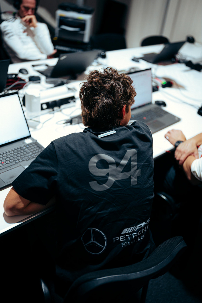 Bad Bunny Motorsport Collection (14)