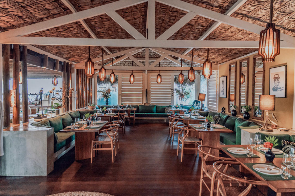 Bar Gustavo traduz a alma artística do Hotel Vila Selvagem, em Pontal de Maceió