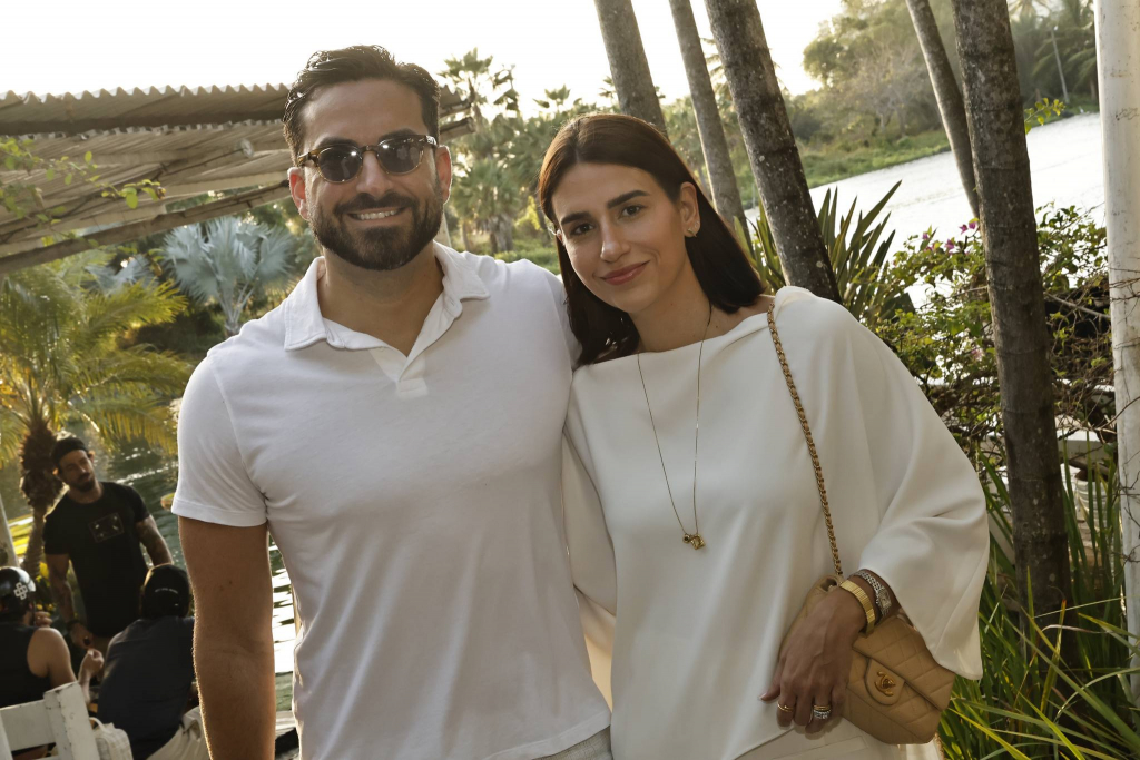 Bernardo Santana E Larissa Luz