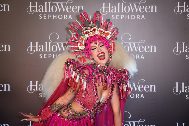 LOOKS OUSADOS - Celebridades se destacam com fantasias criativas no Baile de Halloween da Sephora 2025