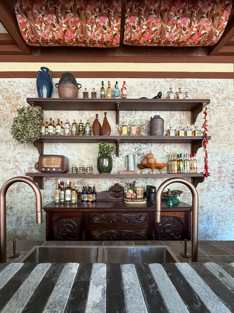 Bodega Sebrae Mel E Cachaça, Ambiente Assinado Por Tìcci Sánford