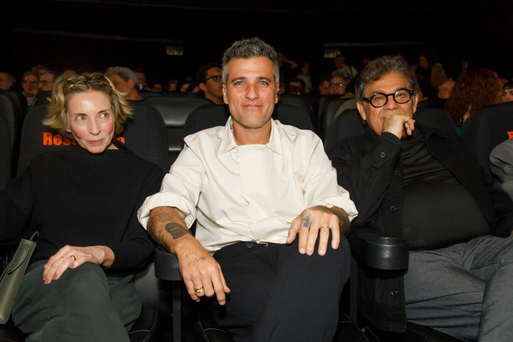 Bruno Gagliasso Posa Com Família De Honestino