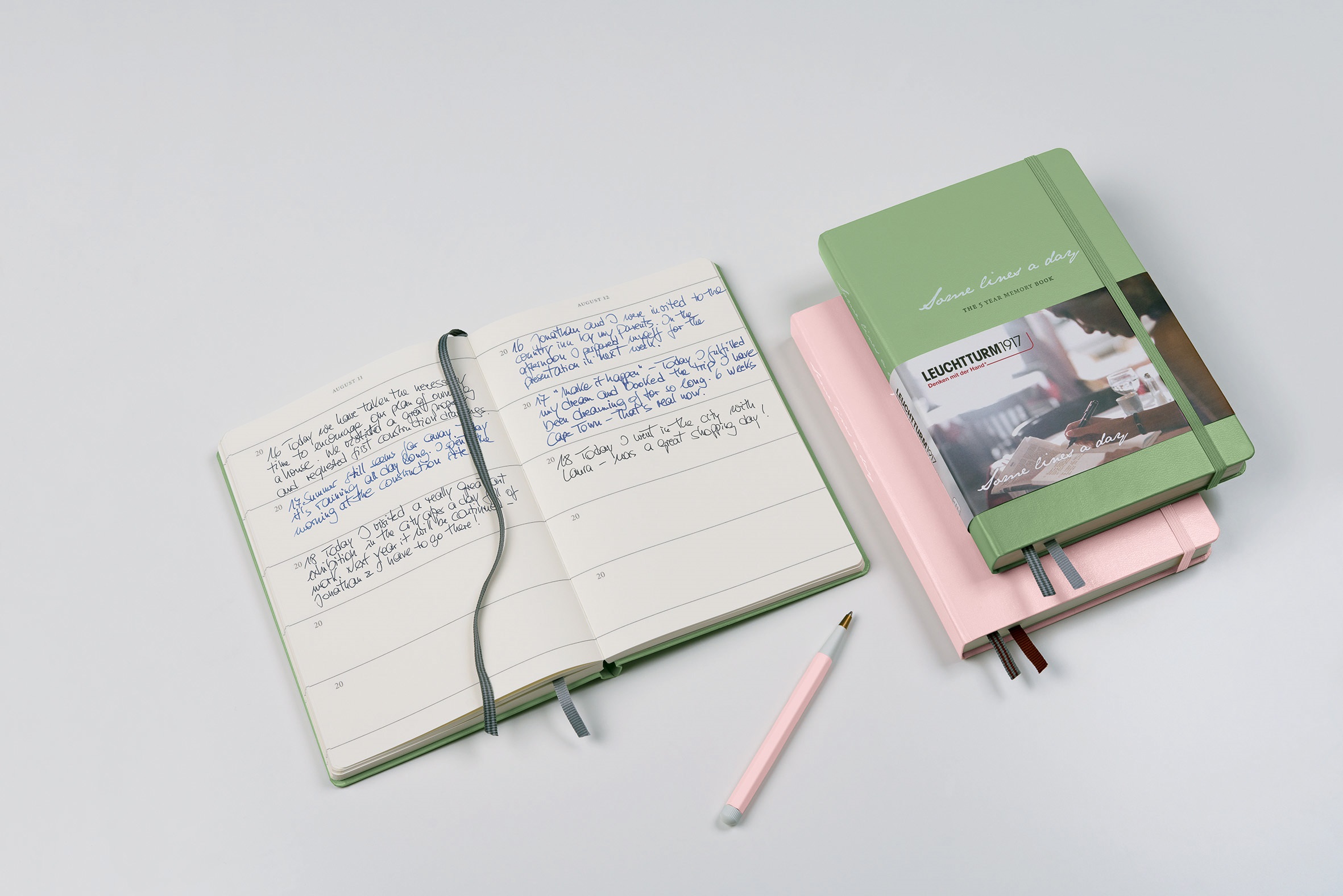 LEUCHTTURM1917, marca alemã de papelaria de luxo, chega ao Brasil em clima de primavera