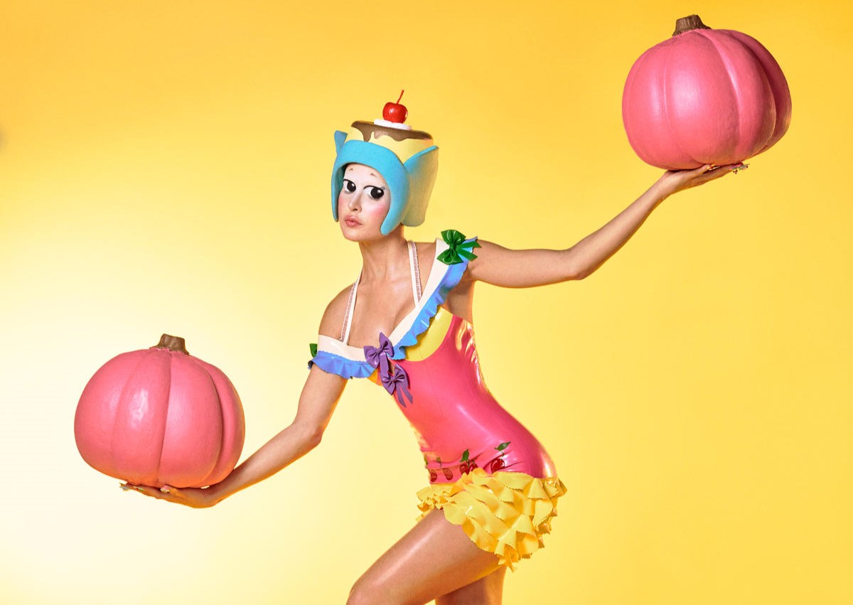 Livia Nunes encarna universo dos Sonny Angels em produção de Halloween