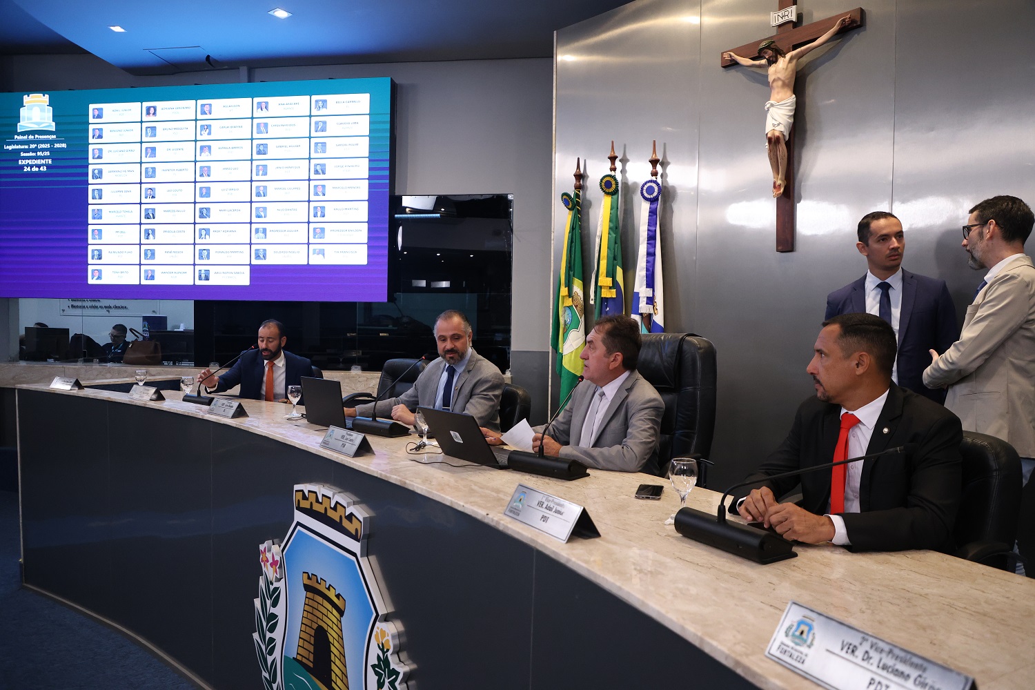 Câmara de Fortaleza valida projeto do Executivo que aprimora gestão e eficiência dos fundos públicos