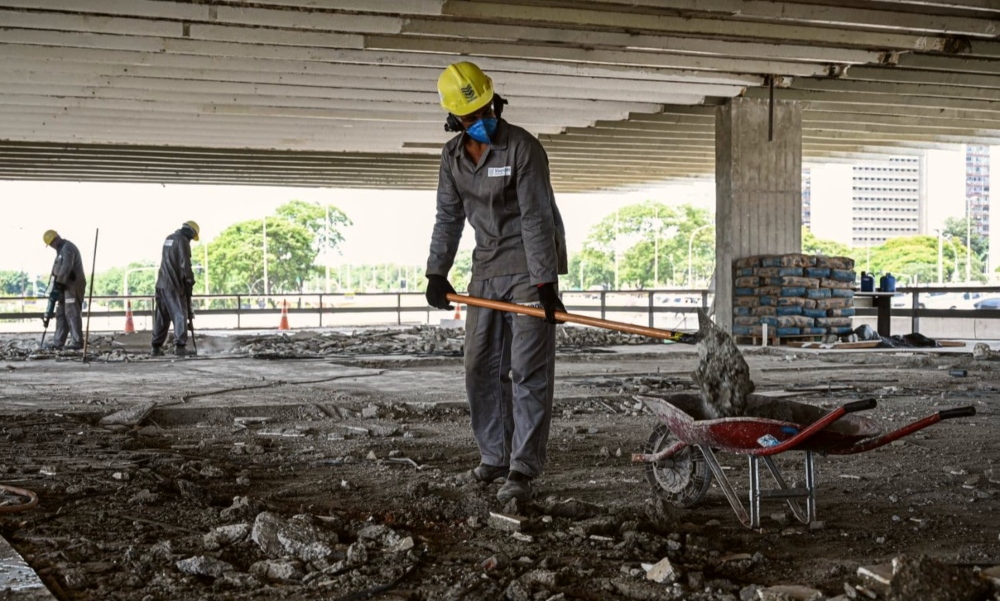 Juros altos mantêm-se como o principal obstáculo da construção civil, diz CNI