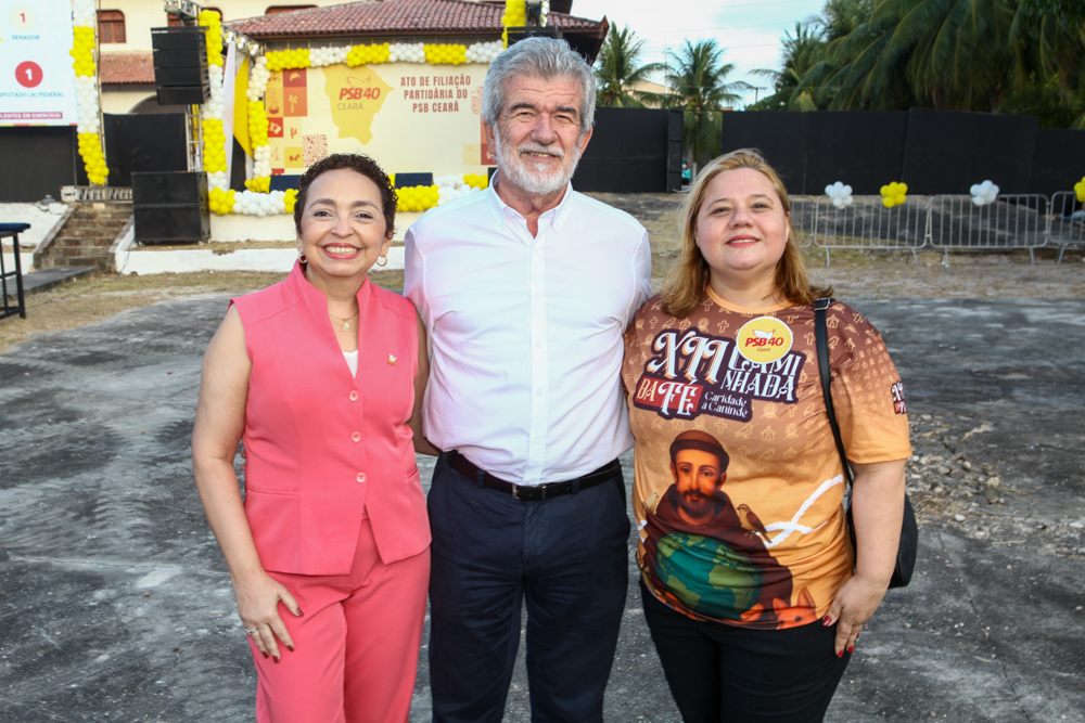 Daniele Pimentel, Arnon Bezerra E Cristiane Colares (3)