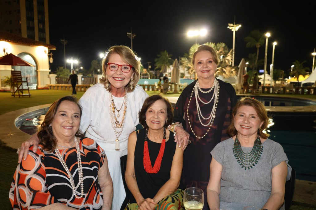 Deborah, Diana E Valdizia Com Bia E Lourdinha