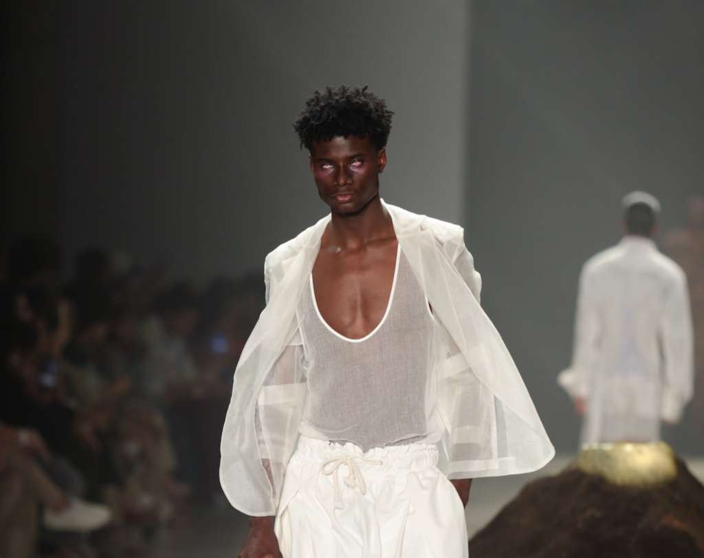 Desfile De Leandro Castro (4)