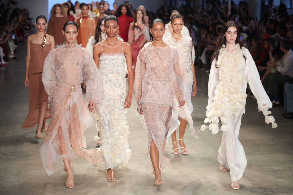 Desfile Marina Bitu (2)