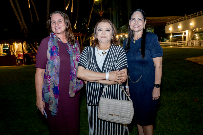 Reunião de magistrados - Desembargador Paulo Régis Botelho reúne participantes do Conematra em jantar no Iate Clube de Fortaleza