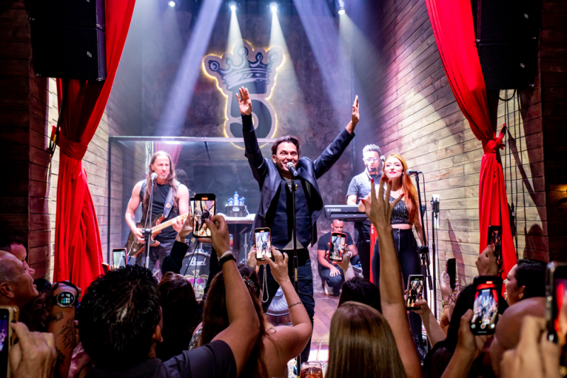 Dance Revival - Double You agita o Pub 5 Elementos com hits da década de 1990