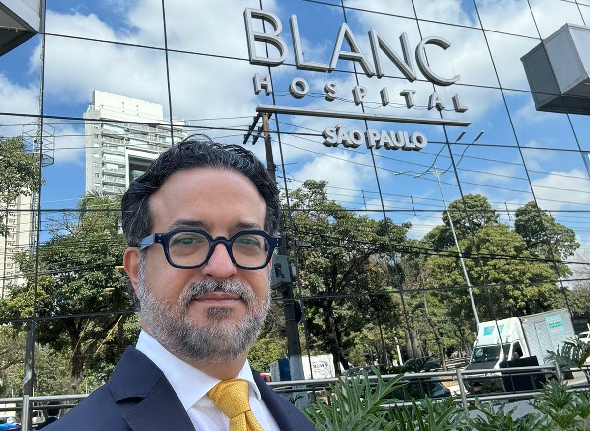 Dr. Márcio Crisóstomo Fará Cirurgias De Transplante Capilar No Blanc Hospital, Em São Paulo