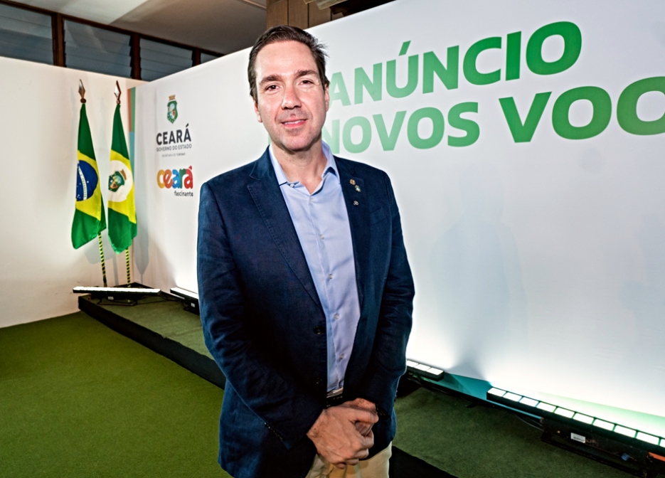 Com chegada de novo voo, Eduardo Bismarck divulga o destino Ceará em Montevidéo