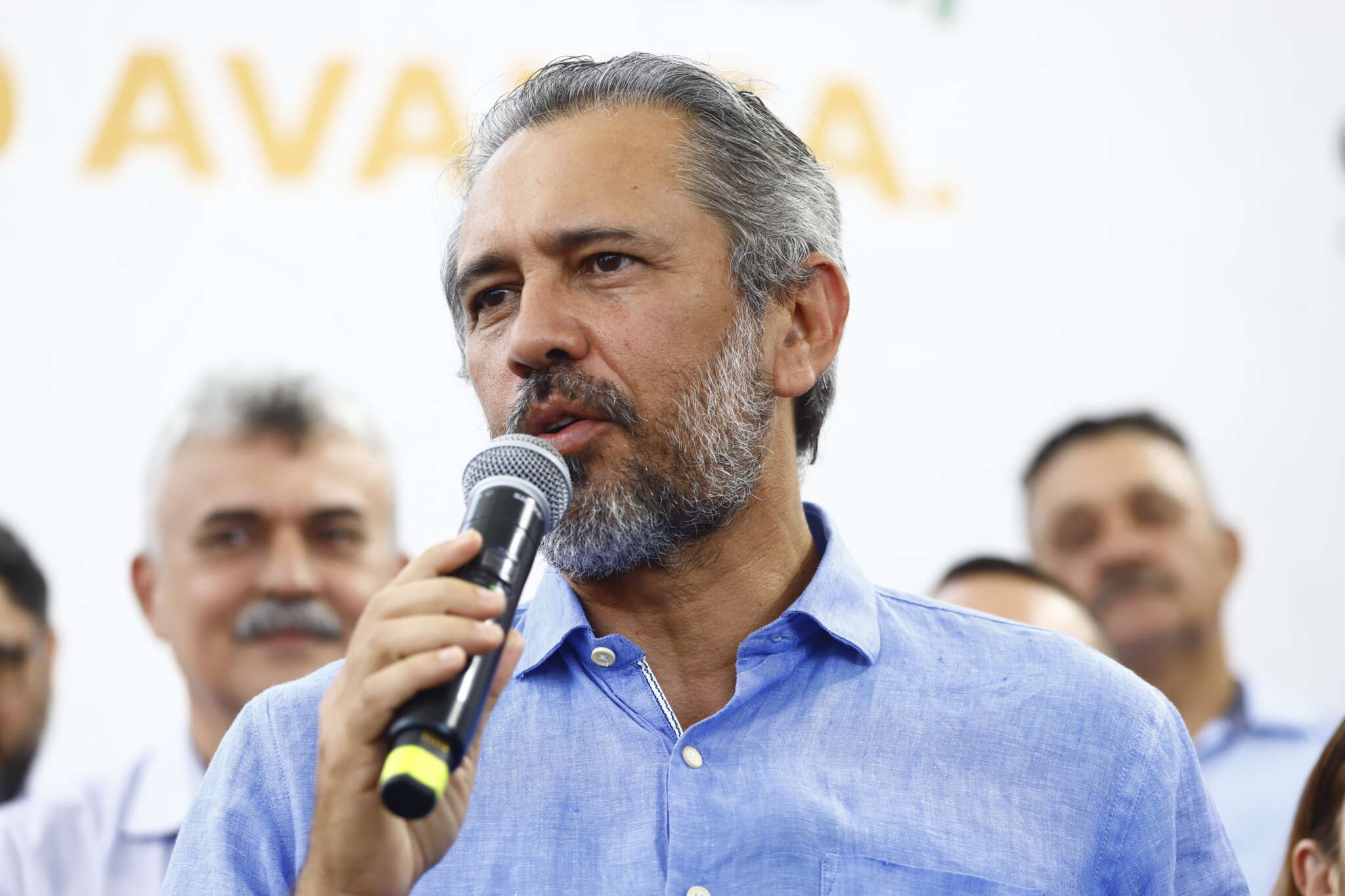 Elmano de Freitas anuncia ponto facultativo no dia 2 de janeiro para servidores estaduais