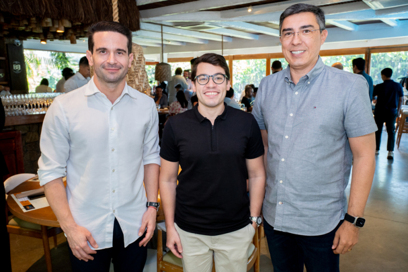 Mídias digitais urbanas - Almoço marca lançamento da Associação Cearense de Mídia Digital Out of Home