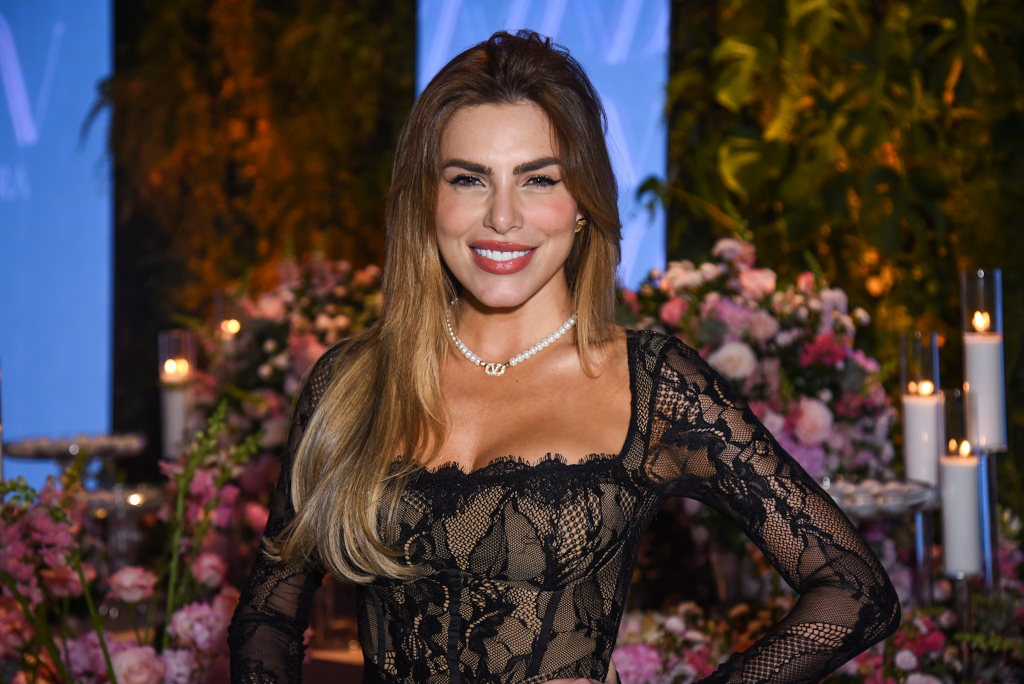 Erika Schneider 14017