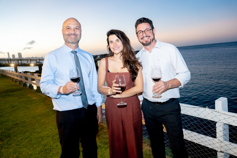 Fabiano Holz Beserra, Carolina Paiva E João Batista