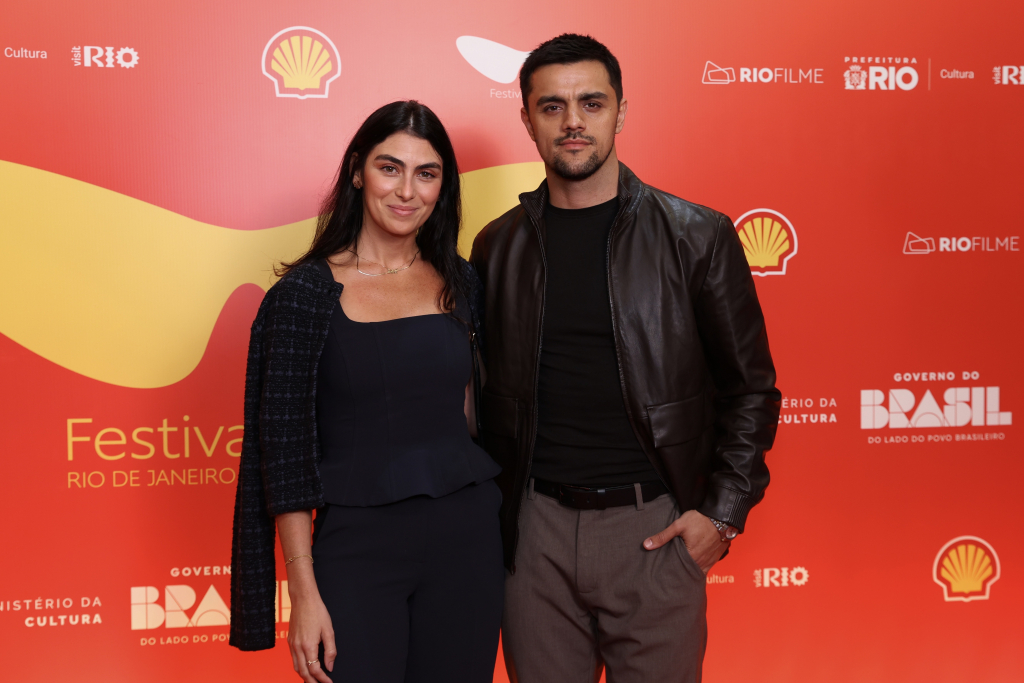 Felipe Simas E Mariana Uhlmann