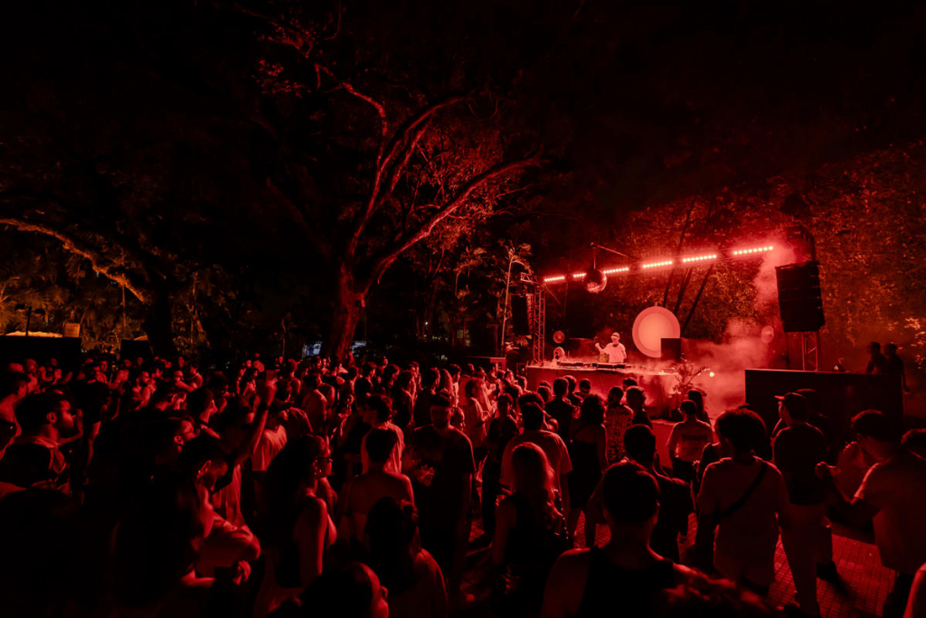 Festa Lá Em Cima Foto Kubo