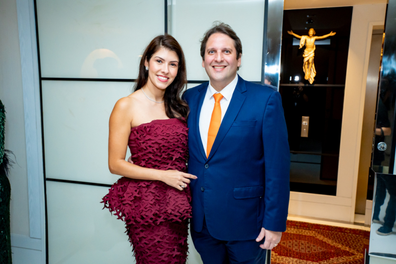 Sessão parabéns - Ronaldo Otoch movimenta a Mansão Macedo com festa de aniversário animada