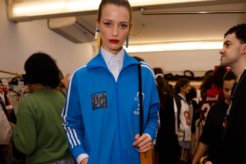 mundo da moda - Famosos prestigiam o sexto dia do SPFW em passarelas que unem tradição e modernidade