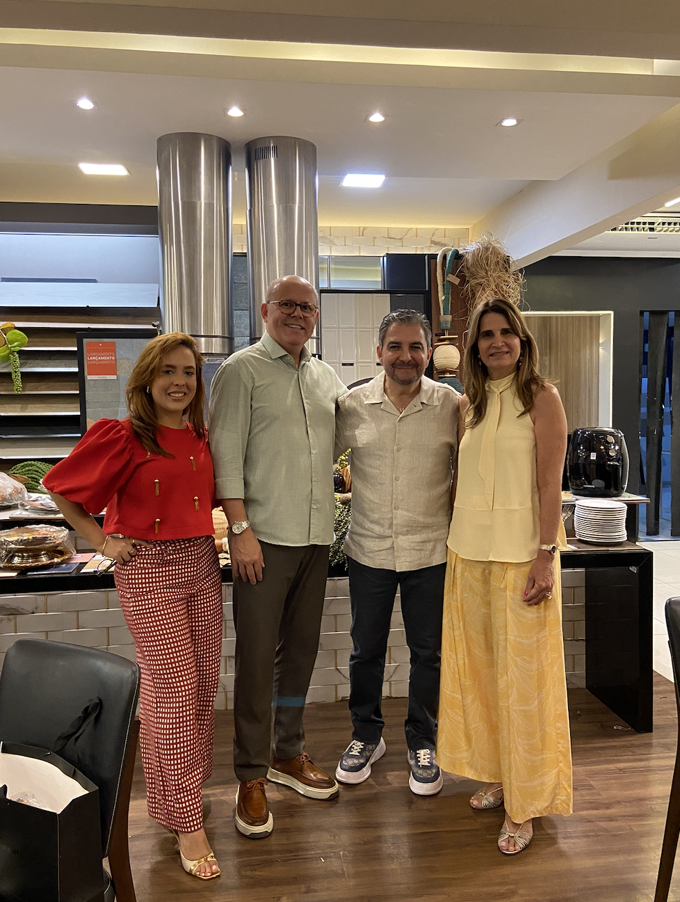 Daniela Cabral recebe arquitetos em noite dedicada à arte cearense na Acal Conceito