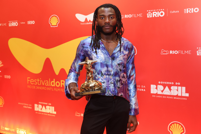 Maratona Encerrada - Festival do Rio 2025 anuncia vencedores e elege ‘Pequenas Criaturas’ como Melhor Filme