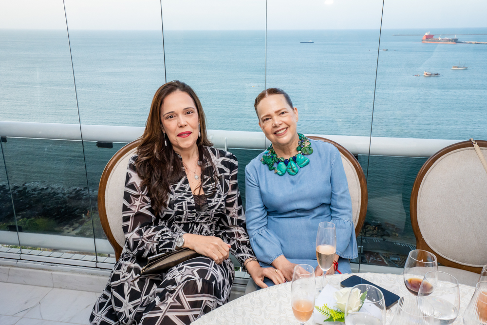 Germana Carvalho E Izabella Fonseca