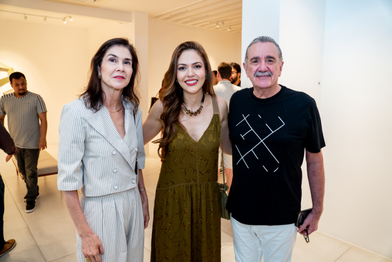 Forma e gesto - Abertura da mostra “Aferrar”, de Célio Gurgel, inspira manhã de arte na Galeria Leonardo Leal