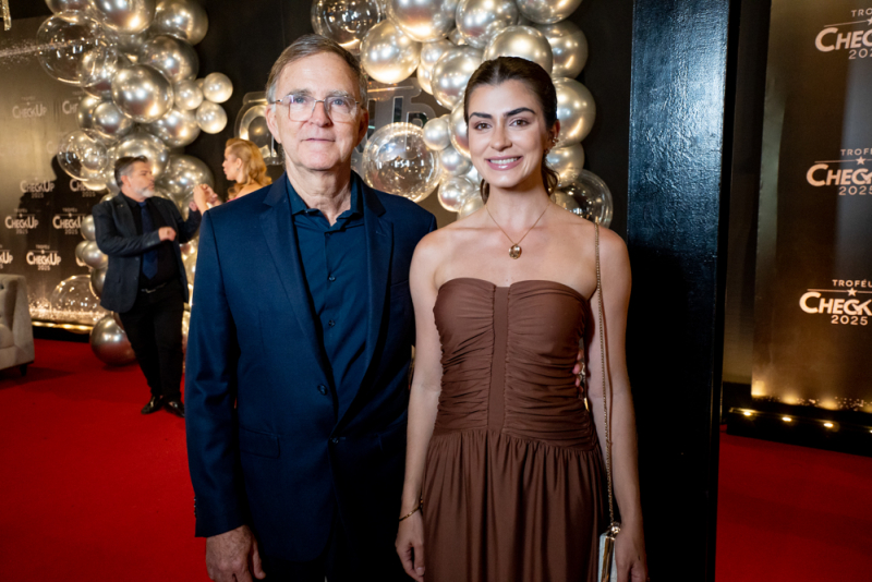 Noite de reconhecimento - Troféu Check Up 2025 homenageia profissionais da saúde e estética com tapete vermelho e show de Daniel Boaventura