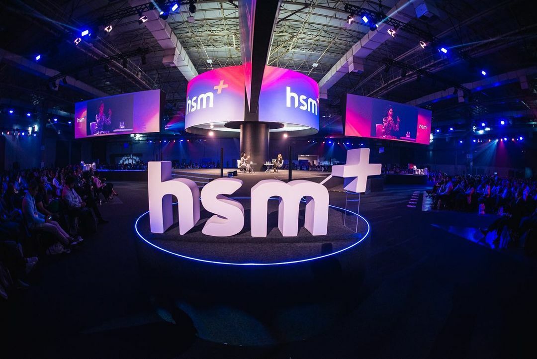 HSM+ 2025 reúne mentes brilhantes e experiências exclusivas no C-Lounge B2B Match em São Paulo