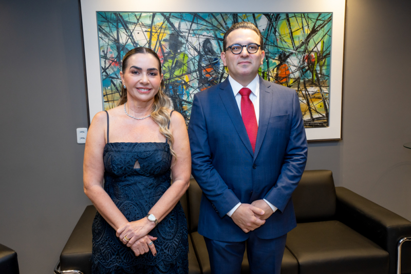 Trajetórias reconhecidas - Artur Feitosa e Iolanda Medeiros são agraciados com a Medalha do Mérito Jurídico em sessão solene na CMFor