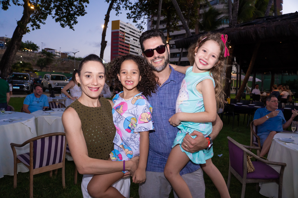 Isabele Tomaz, Lara, Michael E Alice Barbosa