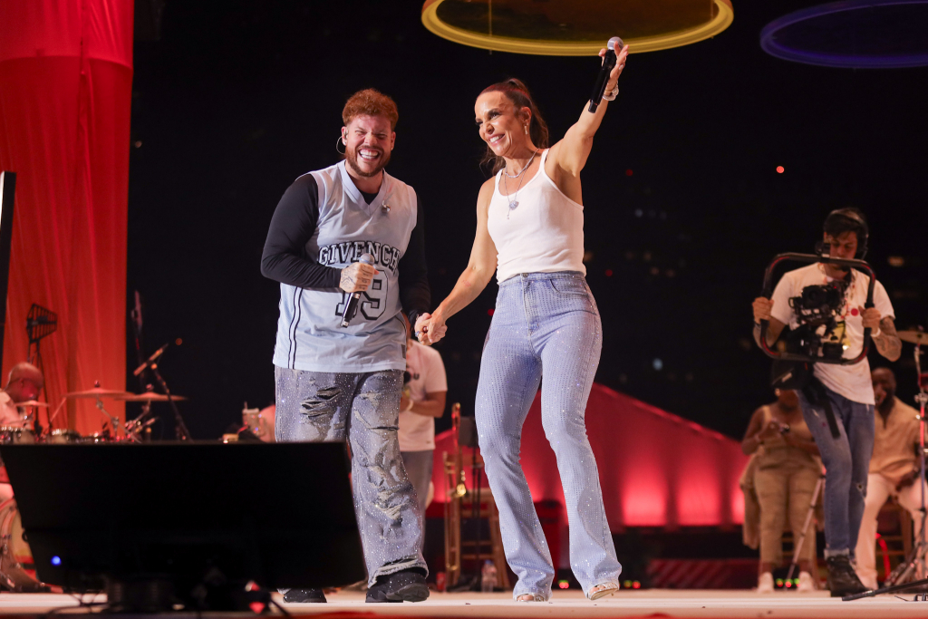 Ivete E Ferrugem (2)