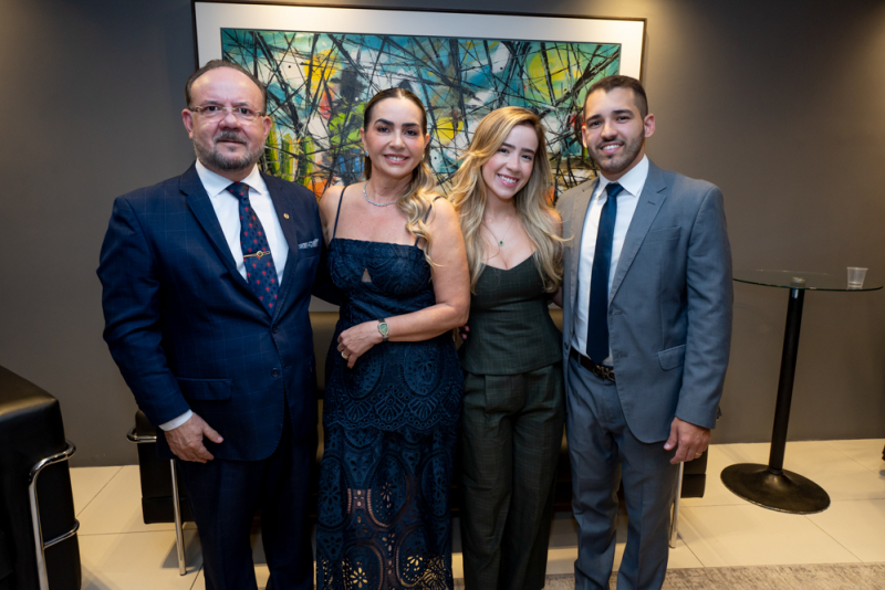 Trajetórias reconhecidas - Artur Feitosa e Iolanda Medeiros são agraciados com a Medalha do Mérito Jurídico em sessão solene na CMFor