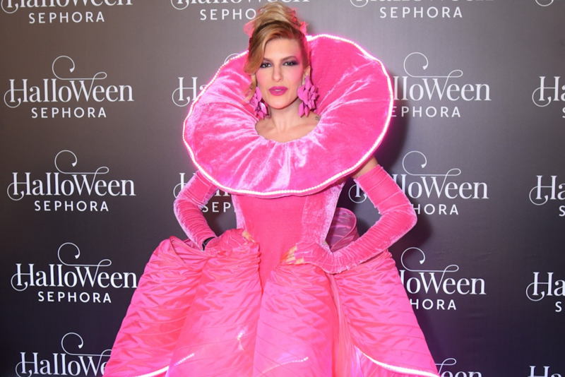 LOOKS OUSADOS - Celebridades se destacam com fantasias criativas no Baile de Halloween da Sephora 2025
