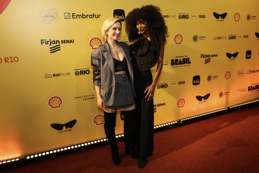 Lorena Comparato E Jennifer Dias