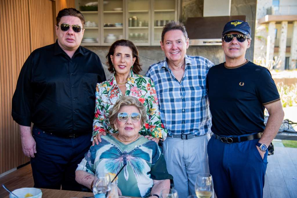 Marcos, Regina, Ivens Júnior, Cláudio E Consuelo Dias Branco