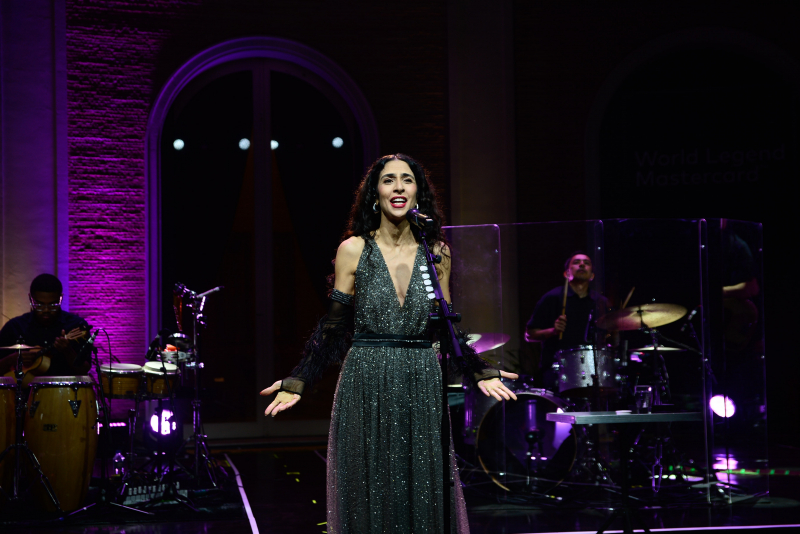 em São Paulo - Marisa Monte encanta famosos em show exclusivo com participação especial de Seu Jorge