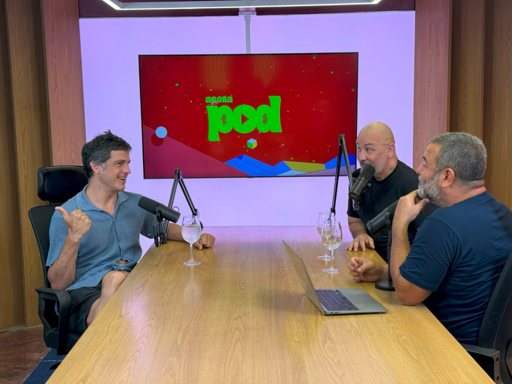Mateus Solano Durante Gravação Do Podcast Agora Pod