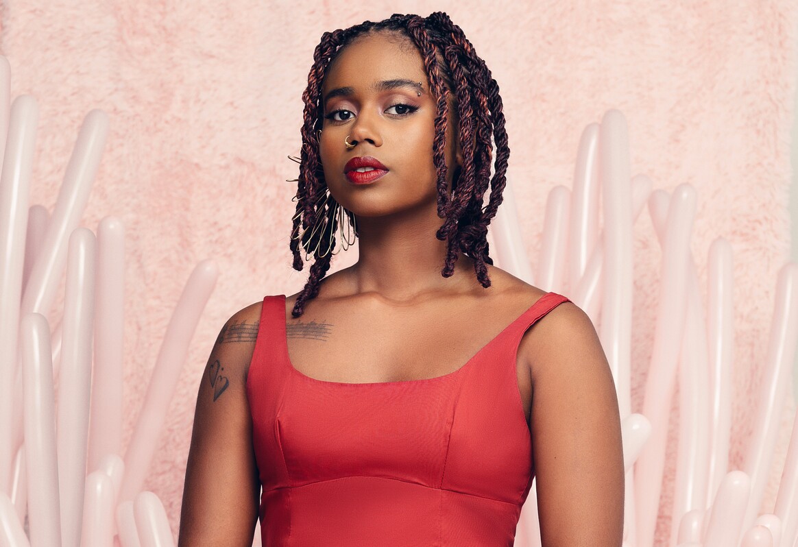 Cantora baiana Melly leva o show “Amaríssima V.2” à CAIXA Cultural Fortaleza