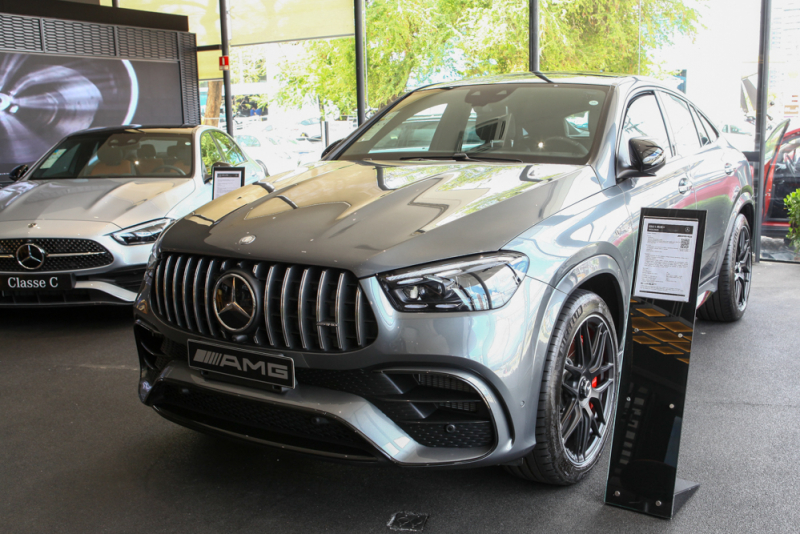 Experiência premium - Mercedes Family Experience combina tecnologia, sofisticação e performance na Newsedan Mercedes-Benz