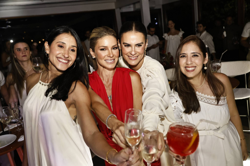 Sessão parabéns - Bruna Waleska brinda à nova idade em festa elegante no Colosso Fortaleza