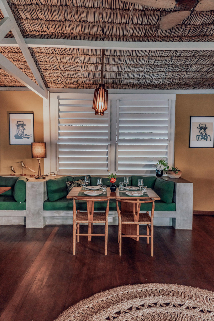 Obras De Antonio Seguí No Bar Gustavo Credito Camilo Lincoln