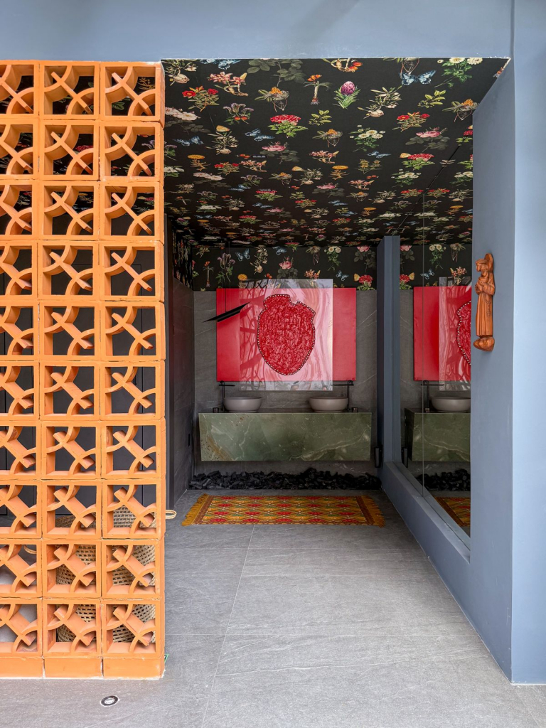 Painel Banheiro Entrenós, Ambiente Assinado Por Rodrigo Porto