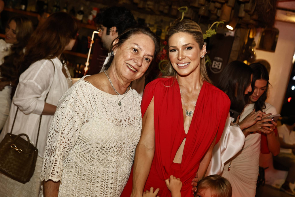 Paula E Bruna Waleska Frota